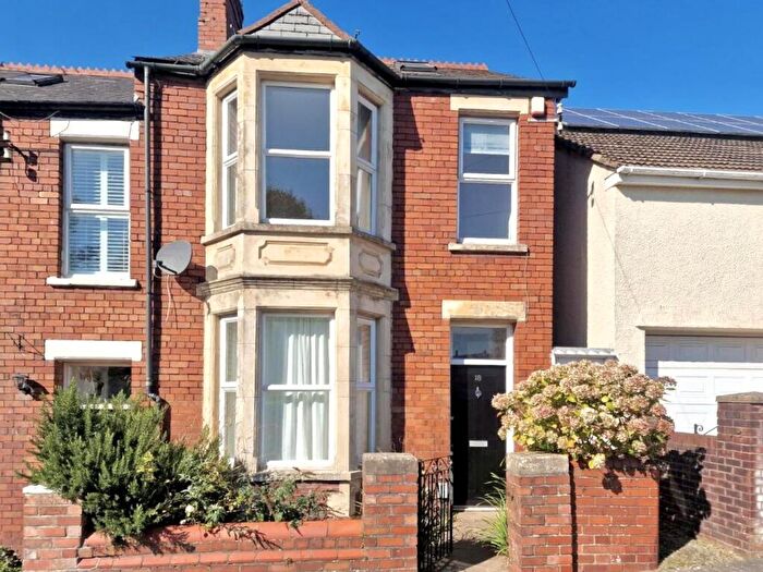 3 Bedroom End Of Terrace House To Rent In Plassey Square, Penarth, CF64