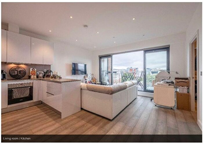 1 Bedroom Flat To Rent In Bath Road, Slough, SL1