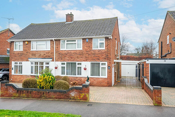 3 Bedroom Semi-Detached House For Sale In Fairgreen Road, Caddington, Luton, Bedfordshire, LU1