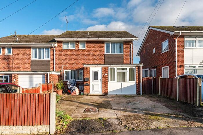 4 Bedroom End Of Terrace House For Sale In Oxnead Drive, Caister-On-Sea, NR30