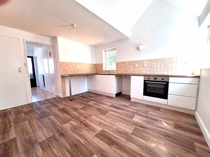 3 Bedroom Terraced House To Rent In Arncliffe Drive, Heelands, Milton Keynes, MK13