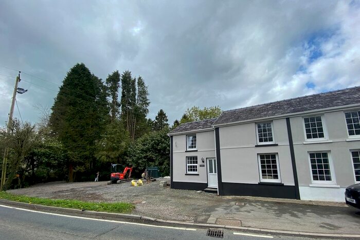 3 Bedroom Semi-Detached House For Sale In Alltwallis, Carmarthen, SA32