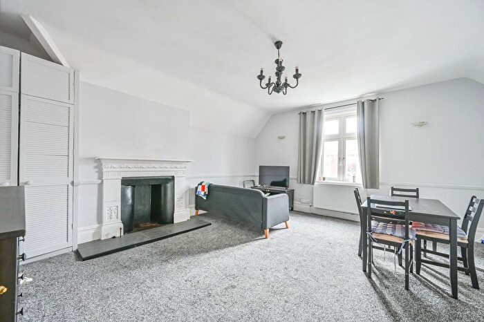 2 Bedroom Flat For Sale In High Road, Willesden Green, London, NW10