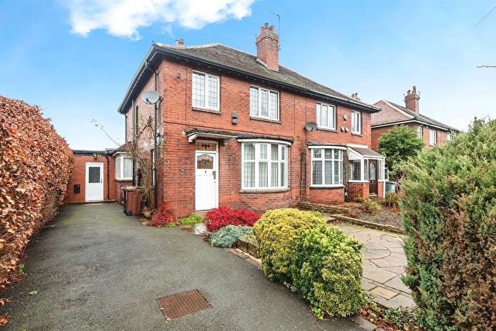 3 Bedroom Semi Detached House For Sale In Scotchman Lane, Morley, Leeds, LS27