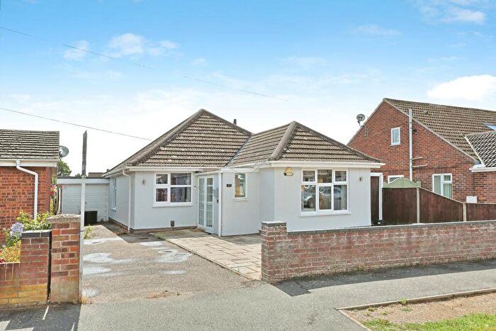 3 Bedroom Bungalow For Sale In Halden Avenue, Norwich, Norfolk, NR6