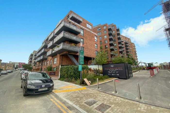 2 Bedroom Flat To Rent In City View Point, Leven Road, London, E14