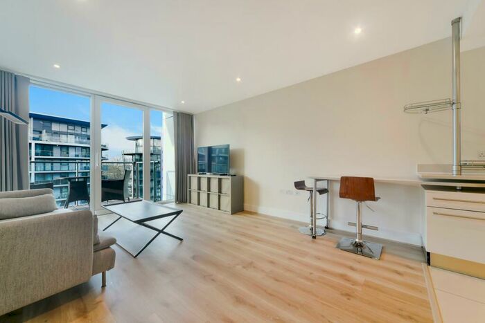 Apartment To Rent In Howard Building, Chelsea Bridge, Battersea, SW11