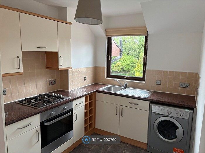 2 Bedroom Flat To Rent In Oliphant Court, Stirling, FK8
