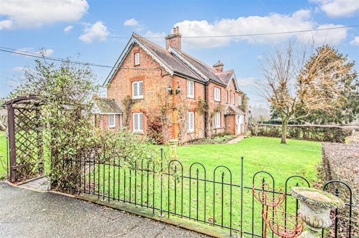 4 Bedroom Semi Detached House For Sale In Pump Lane, Framfield, Uckfield, TN22