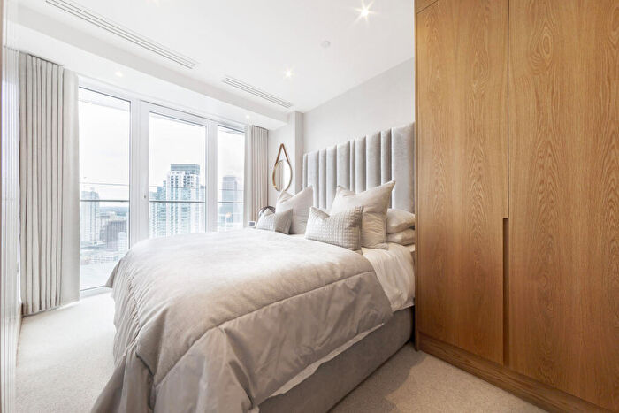 2 Bedroom Apartment To Rent In Arena Tower, Crossharbour Plaza, Canary Wharf, London, E14