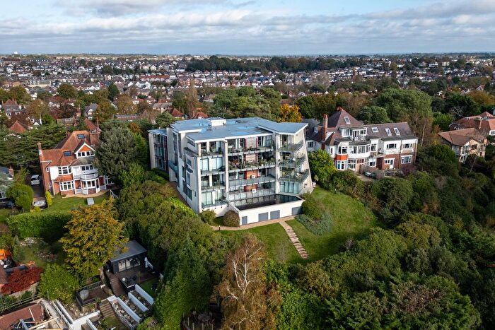2 Bedroom Flat To Rent In Alipore Close, Lower Parkstone, Poole, BH14