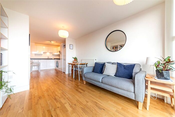 1 Bedroom Flat To Rent In Hargood House, Norway Street, London, SE10