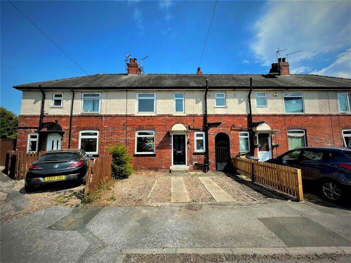 3 Bedroom Terraced House To Rent In East View, Oulton, Leeds, LS26