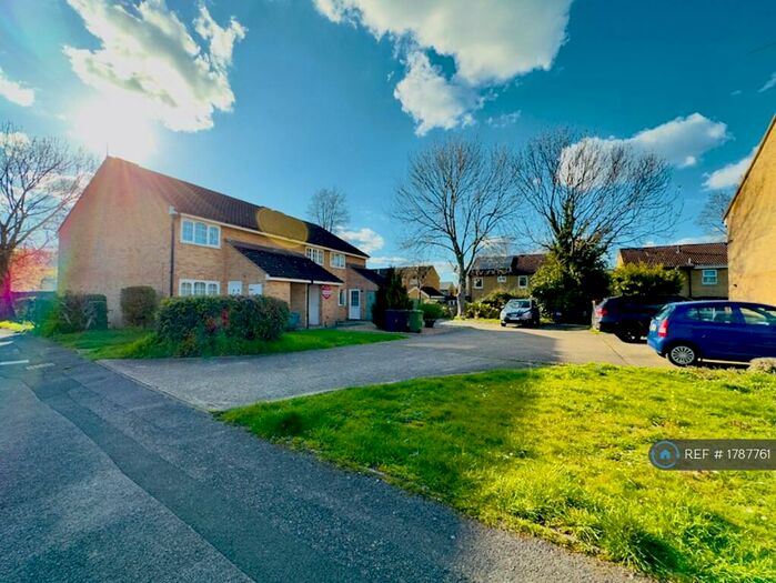 2 Bedroom Flat To Rent In St. Bedes Gardens, Cambridge, CB1