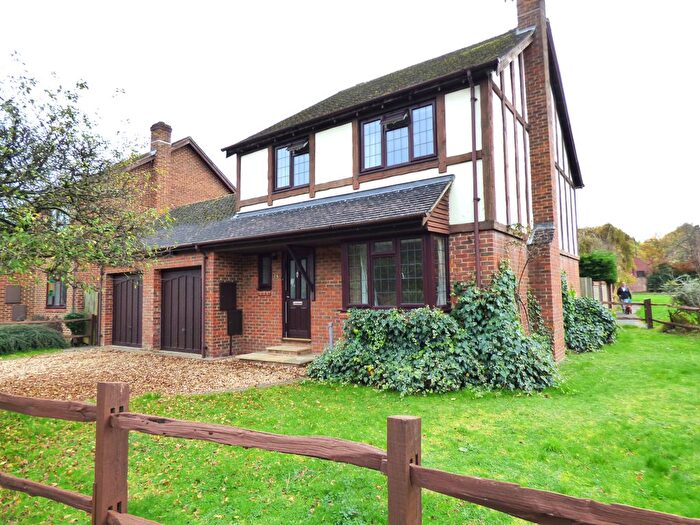 4 Bedroom Detached House To Rent In Bickney Way, Fetcham, Leatherhead, KT22