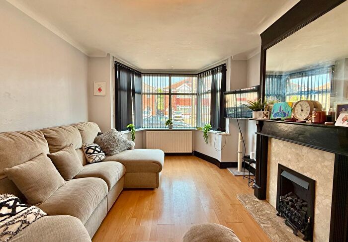 3 Bedroom End Of Terrace House For Sale In Albemarle Avenue, Elson, PO12