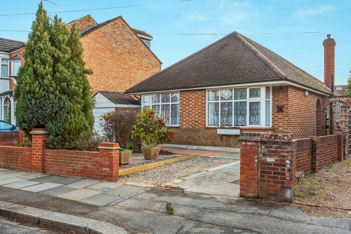 3 Bedroom Detached House To Rent In St Mark's Road, Teddington, TW11