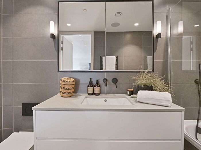 1 Bedroom Flat For Sale In Middle Yard, Dollis Hill, NW10