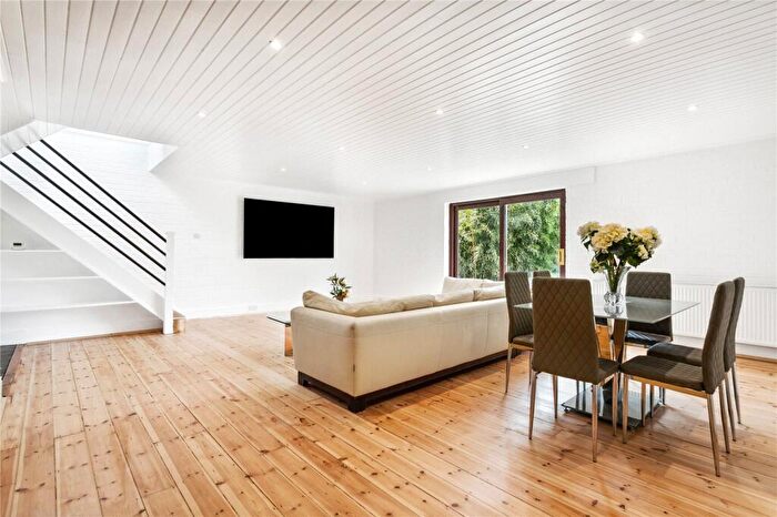 2 Bedroom Detached House To Rent In Lower Ham Road, Kingston Upon Thames, KT2