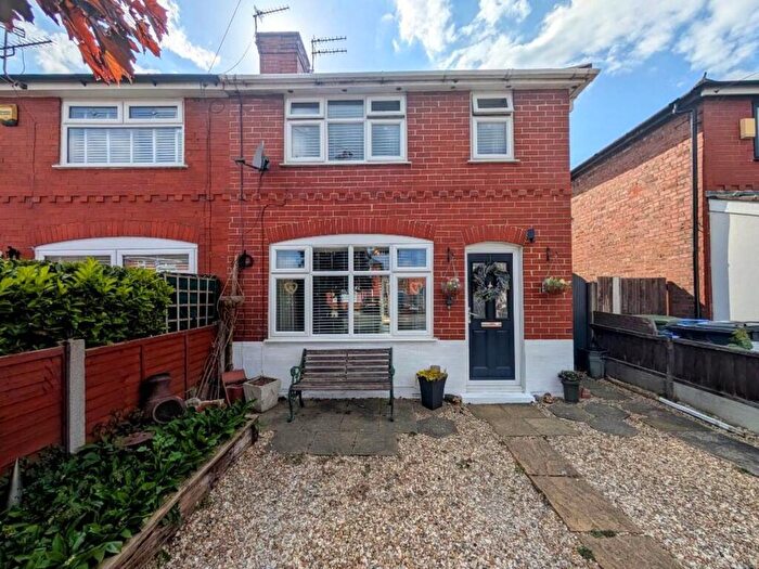 3 Bedroom Semi-Detached House For Sale In Cliftonville Road, Woolston, Warrington, WA1