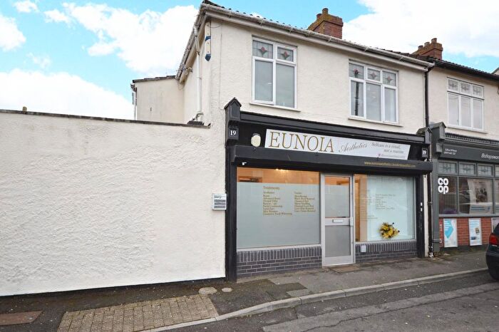 2 Bedroom Flat For Sale In Highridge Road, Bishopsworth, Bristol, BS13