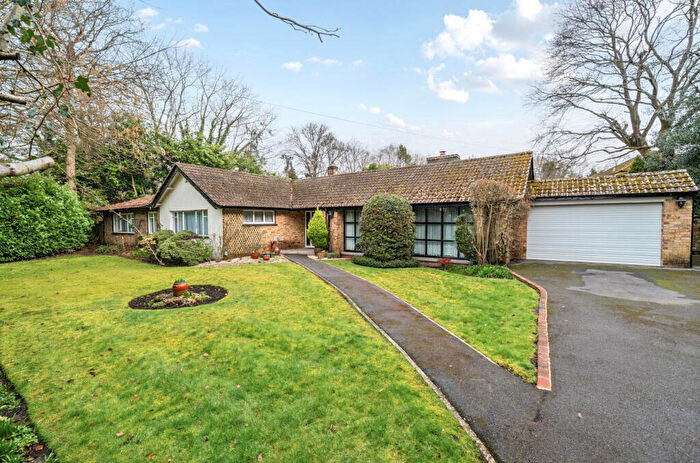 4 Bedroom Bungalow For Sale In Waverley Close, Camberley, Surrey, GU15