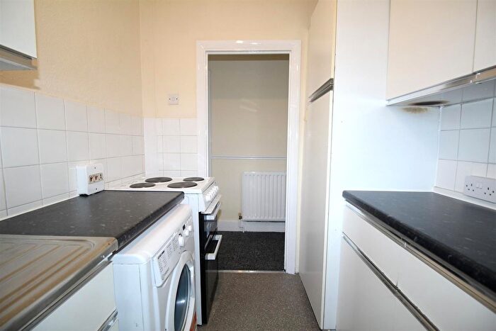 2 Bedroom Maisonette To Rent In Stainton Road, Enfield, EN3