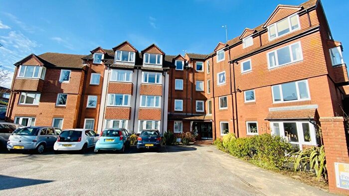1 Bedroom Apartment For Sale In Lavant Court, Petersfield, Hampshire, GU32