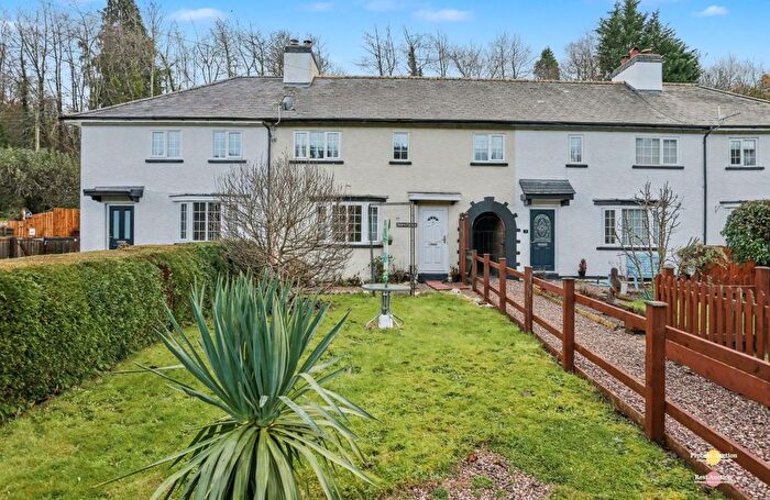 3 Bedroom Terraced House For Sale In Tregerddi, Llandinam, Powys, SY17