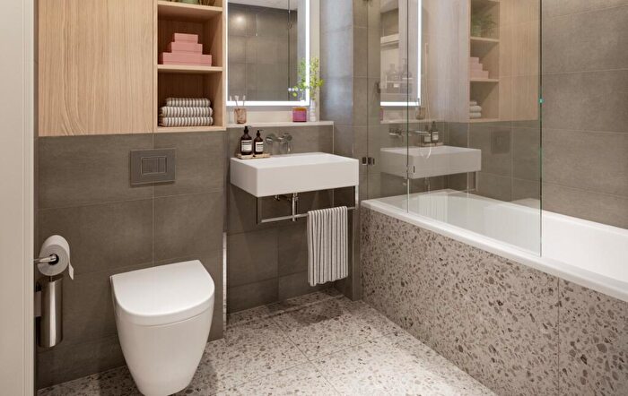 Flat To Rent In Bloom East, Nine Elms Ln, Nine Elms, London, SW11