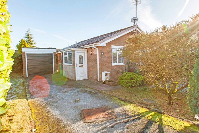 2 Bedroom Detached Bungalow For Sale In Thoresby Avenue, Clowne, S43
