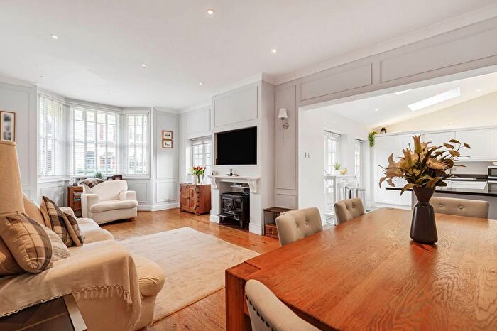 5 Bedroom End Of Terrace House For Sale In Ravensbury Road, Earlsfield, London, SW18
