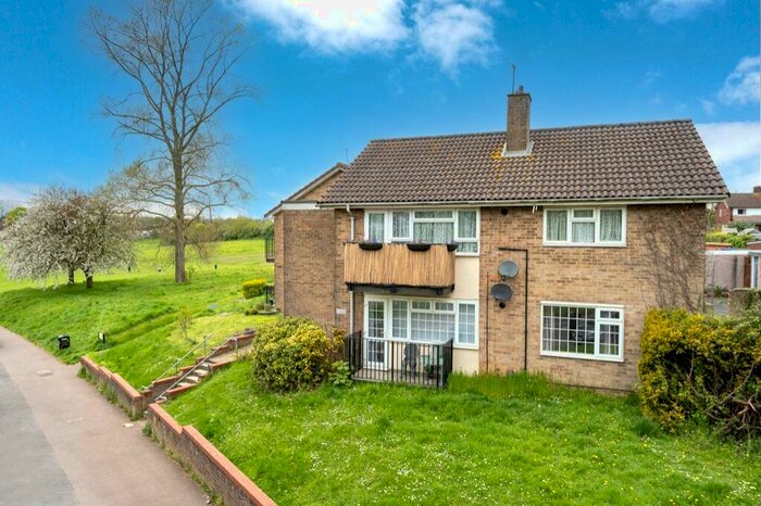 2 Bedroom Ground Maisonette To Rent In Galley Hill, Gadebridge, Hemel Hempstead, Hertfordshire, HP1