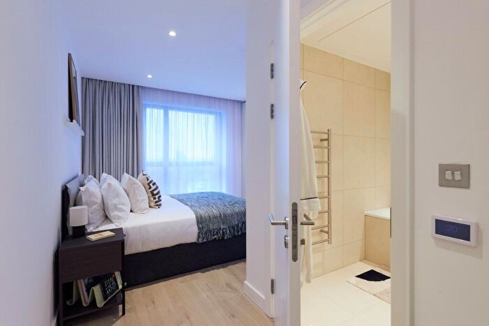 2 Bedroom Apartment To Rent In New Drum Street, London, E1
