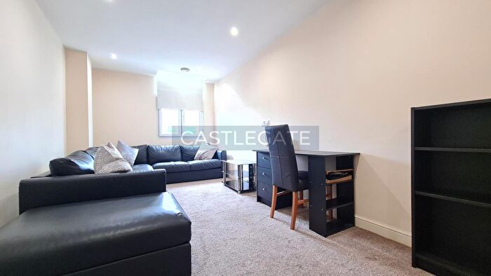 1 Bedroom Flat To Rent In Westgate Apartments, Huddersfield, HD1