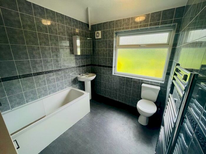 2 Bedroom Detached House To Rent In Charnwood Avenue, Whetstone, Leicester, LE8