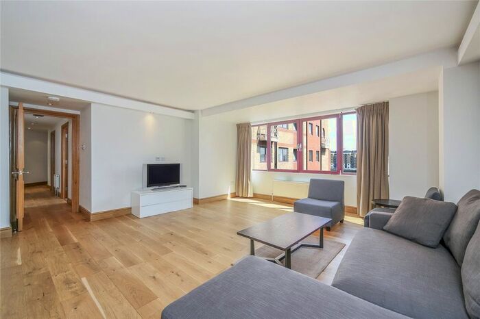 4 Bedroom Flat To Rent In William Morris Way, Fulham, London, SW6