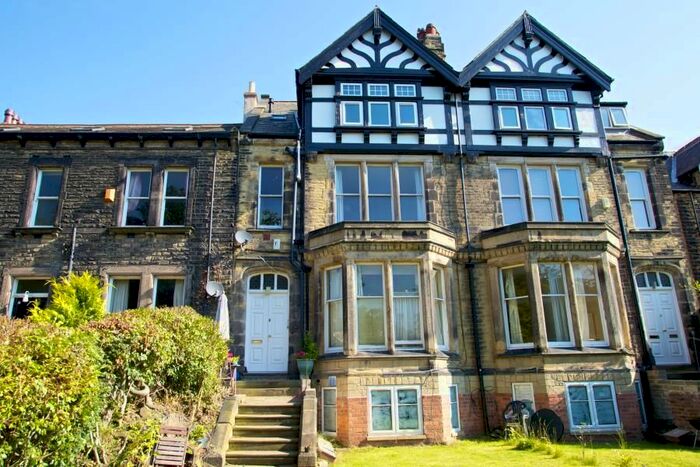 1 Bedroom Flat To Rent In Burton Crescent, Headingley, Leeds, LS6