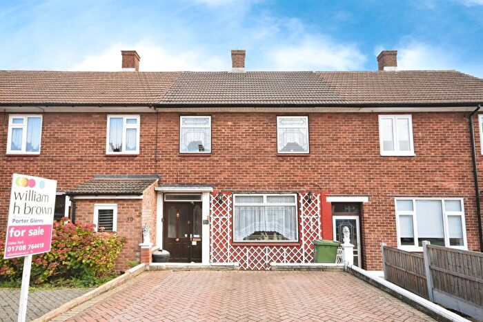 3 Bedroom Terraced House For Sale In Harlesden Road, Romford, RM3