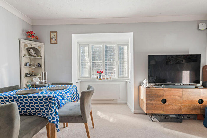 1 Bedroom Apartment For Sale In Saffron Way, Bournemouth, BH11