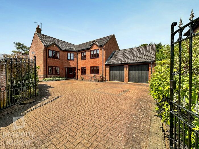 4 Bedroom Detached House For Sale In The Old Coach House Gardens, Hainford, Norwich, NR10