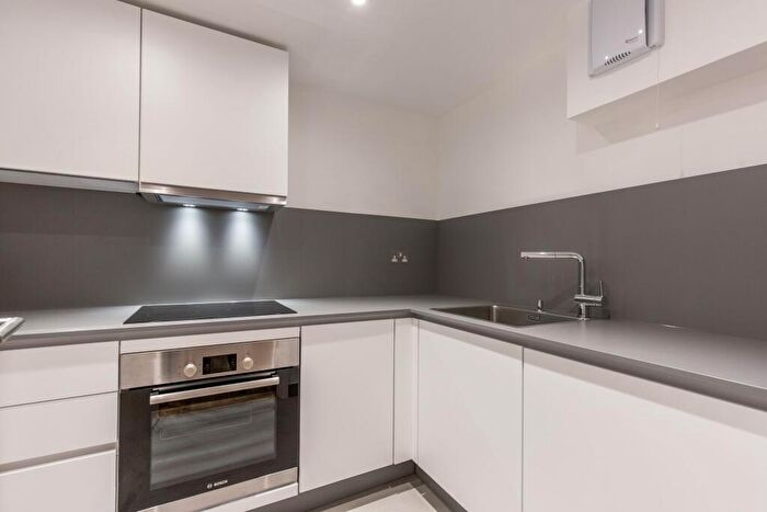 2 Bedroom Flat To Rent In St Peters Court Cephas Street, E1