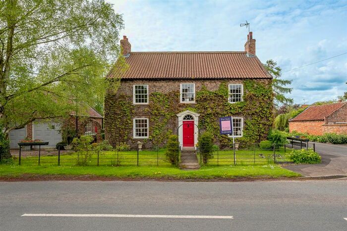 5 Bedroom Detached House For Sale In York Road, Sutton-On-The-Forest, York, YO61