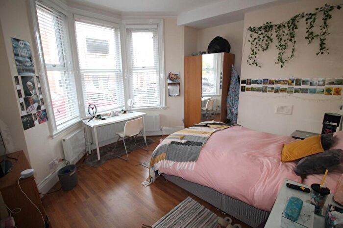 3 Bedroom Flat To Rent In Shortridge Terrace, Newcastle Upon Tyne, NE2