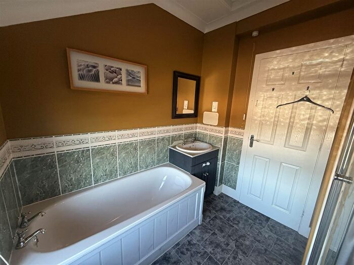 2 Bedroom End Terrace House To Rent In Woodmead Road, Axminster, EX13
