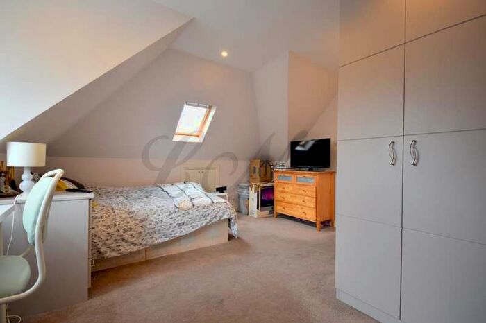 1 Bedroom Flat To Rent In Colindeep Lane, Colindale, NW9