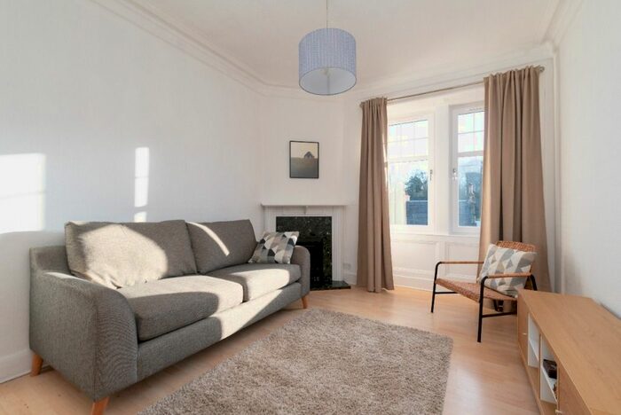 2 Bedroom Flat To Rent In Craigcrook Place, Blackhall, Edinburgh, EH4