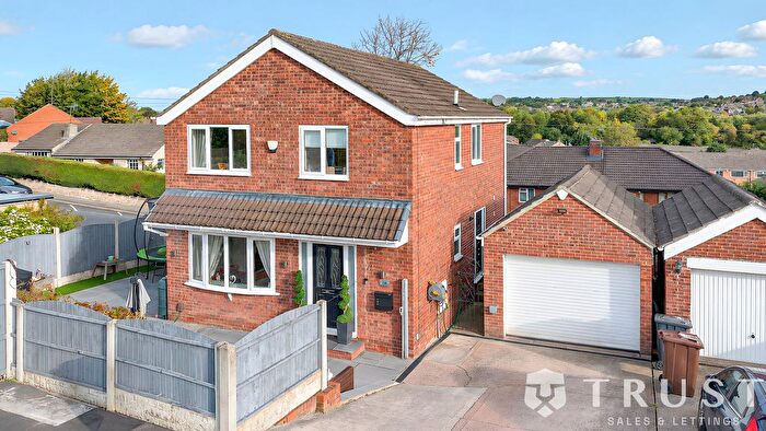 4 Bedroom Detached House For Sale In Kings Lea, Liversedge, WF15