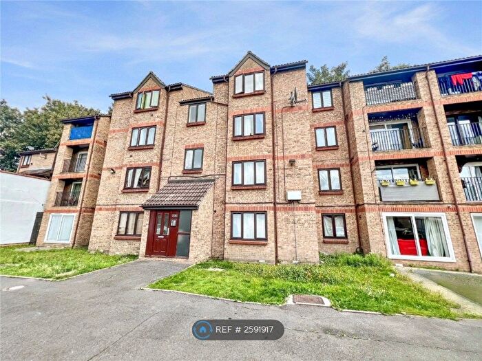2 Bedroom Flat To Rent In Sycamore Court, Erith, DA8