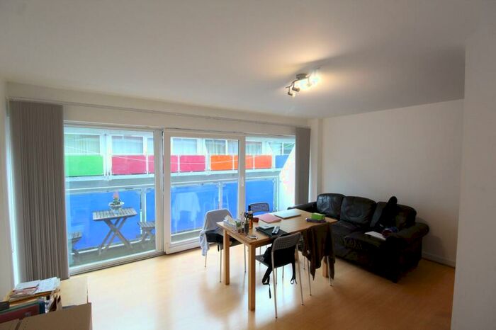 1 Bedroom Flat To Rent In Concord Street, Leeds, West Yorkshire, Uk, LS2